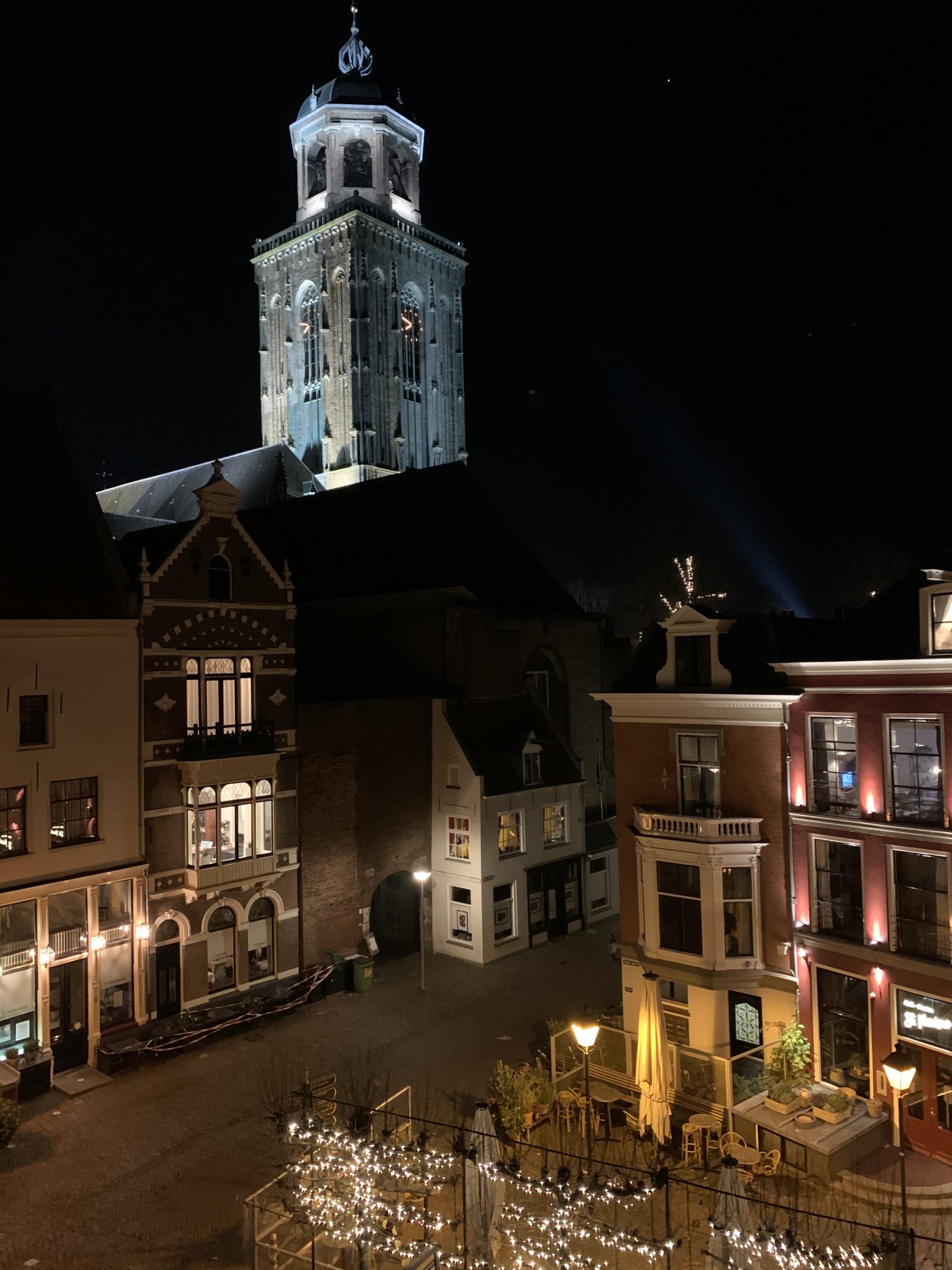 Hostel uitzicht by night